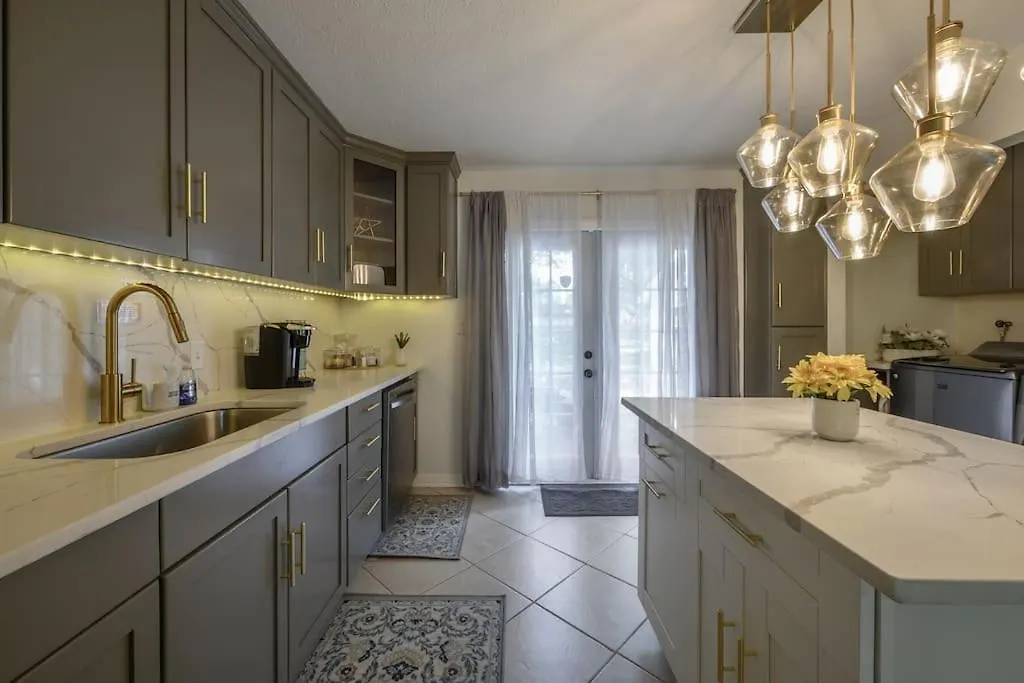 Golden Greek And Dexters Cottage Near Downtown تامبا