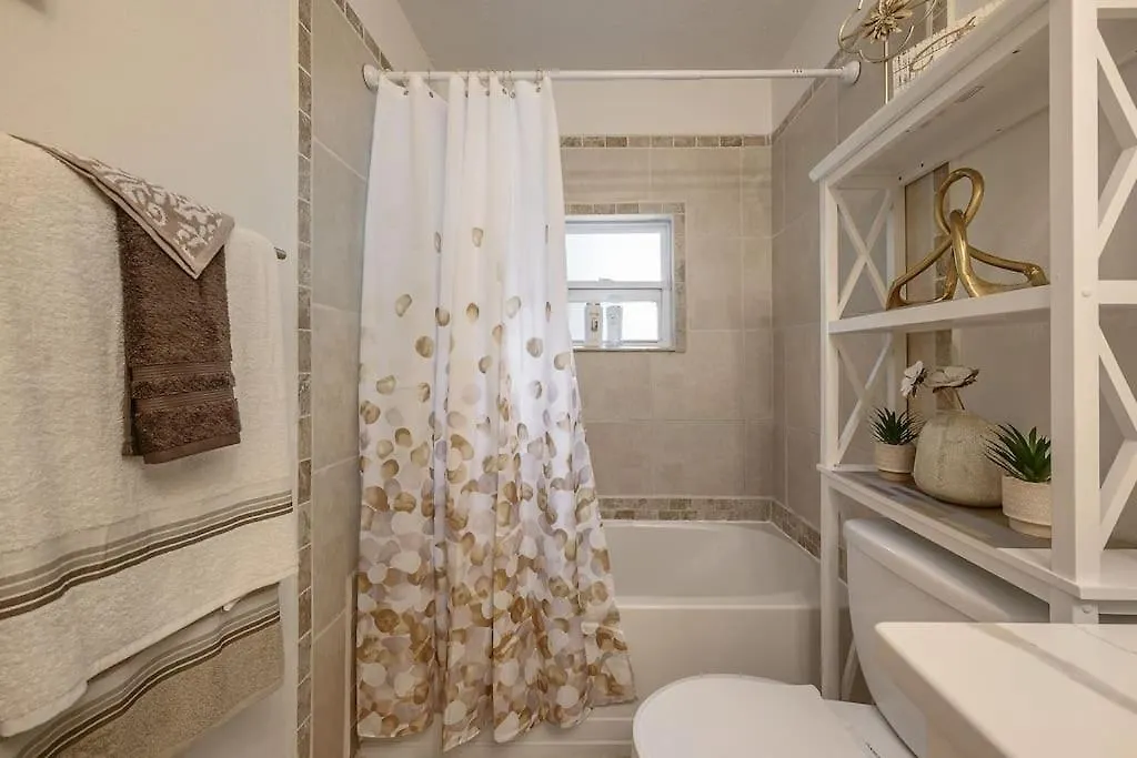 Golden Greek And Dexters Cottage Near Downtown تامبا