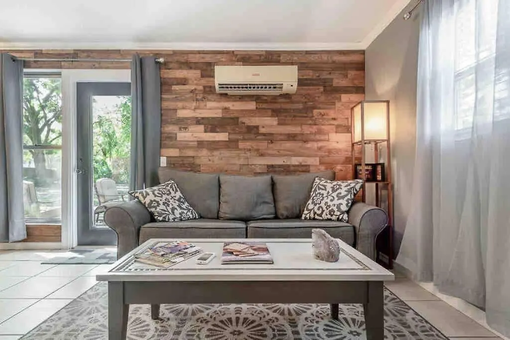 Golden Greek And Dexters Cottage Near Downtown تامبا 0*,  الولايات المتحدة الأمريكية