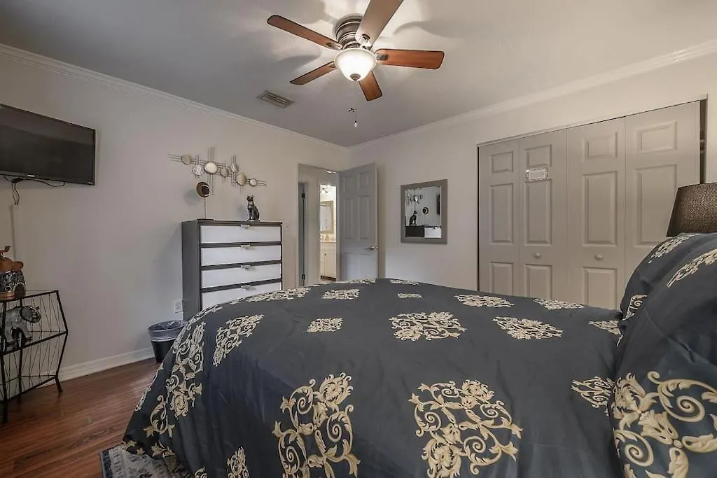 Golden Greek And Dexters Cottage Near Downtown تامبا 0*,  الولايات المتحدة الأمريكية