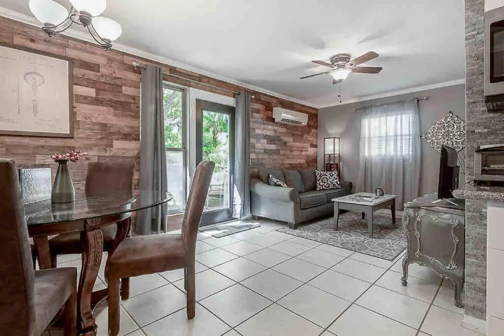 بيت للعطل Golden Greek And Dexters Cottage Near Downtown تامبا الولايات المتحدة الأمريكية