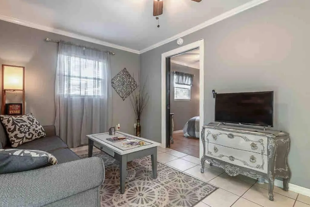 Golden Greek And Dexters Cottage Near Downtown تامبا